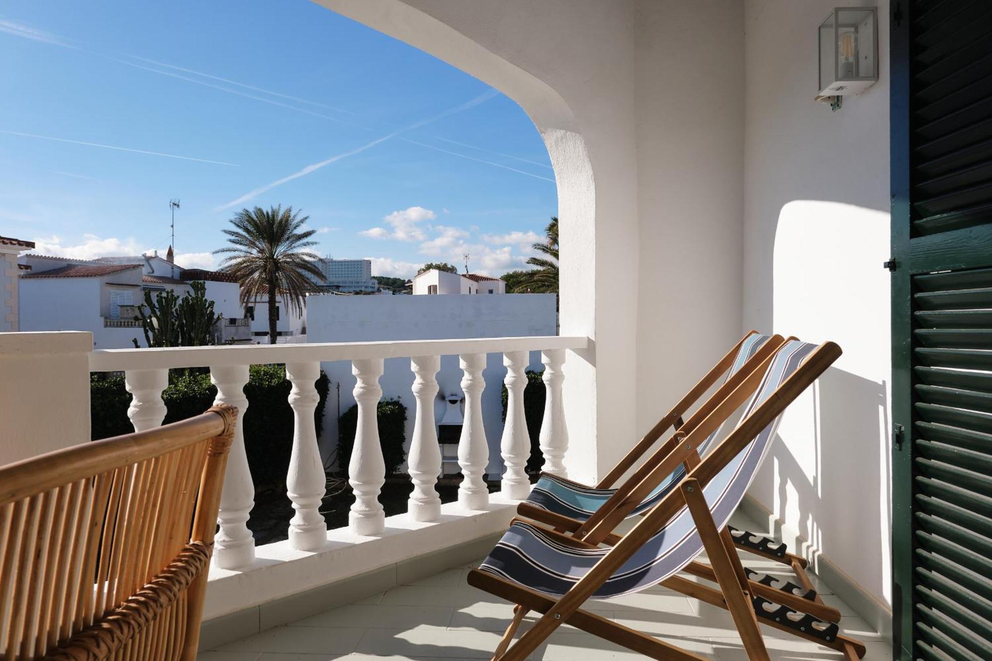 Апартаменты Arenal D'En Castell South Экстерьер фото